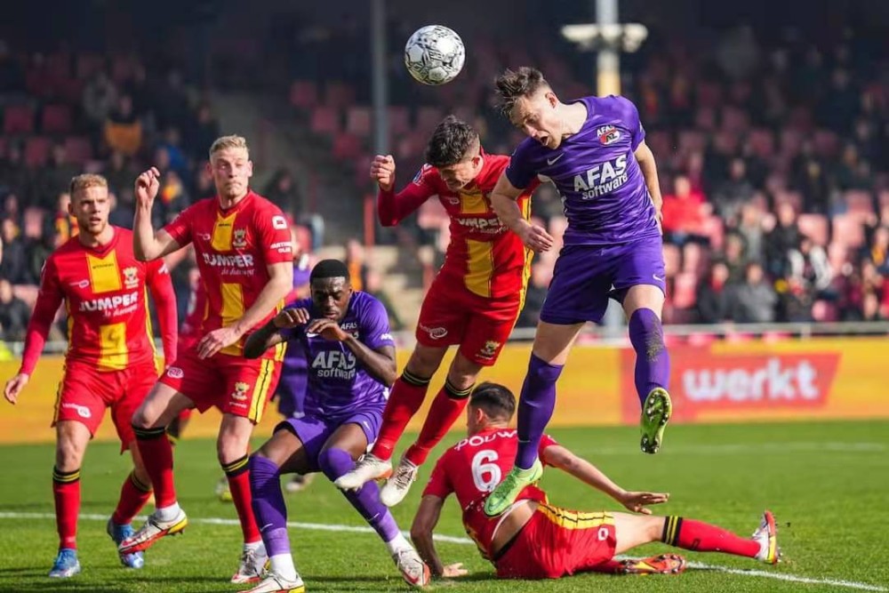 德国杯赛后再迎强敌；阿贾克斯更衣室发声；主帅态度——管理层满意；临场指挥获称赞的简单介绍亚博体育网站